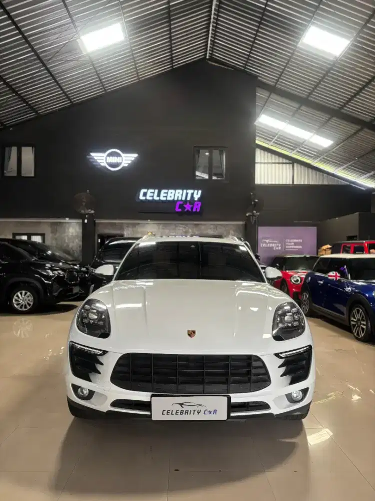 Porsche Macan 2.0L PDK White Metallic 2017