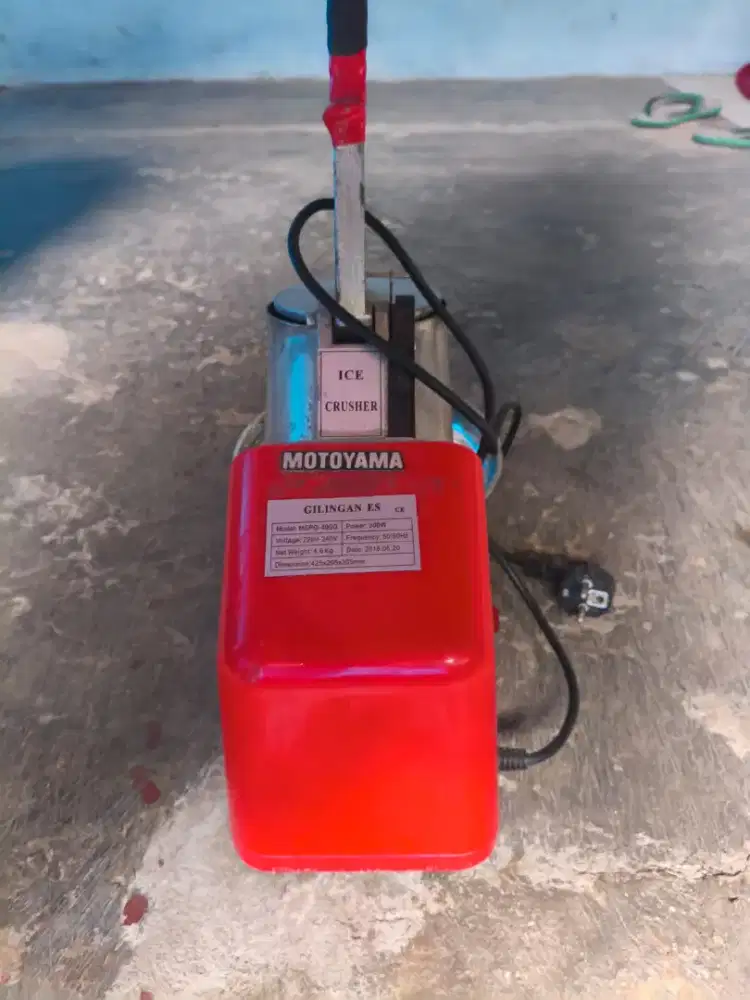 Di jual ice cruiser/ gilingan es/ serut es.