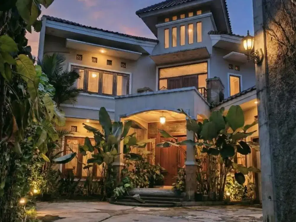 rumah terawat halaman luas lokasi di lebak bulus cilandak