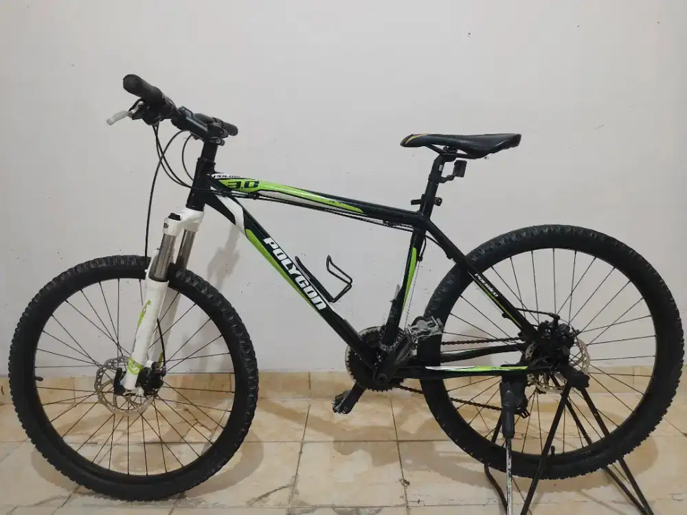 Sepeda Gunung Polygon Premier 3.0