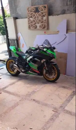 Dijual !!! Ninja Kawasaki 250 cc fi series KRT 2016