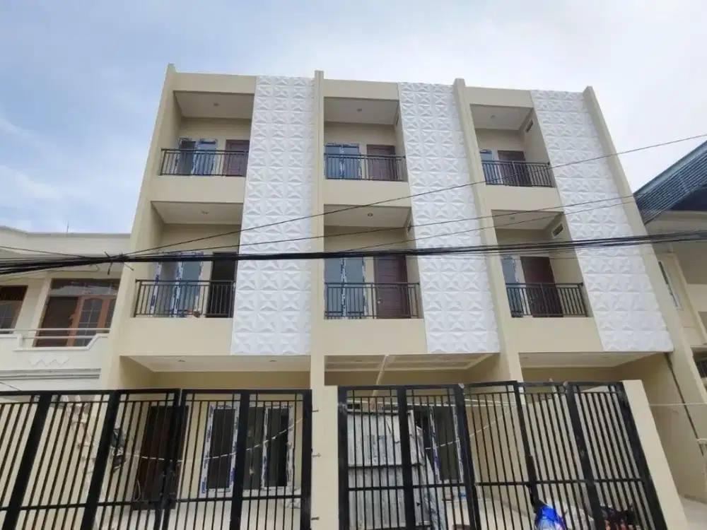 Rumah Baru 3 Lantai di Duri Kepa Kebon Jeruk