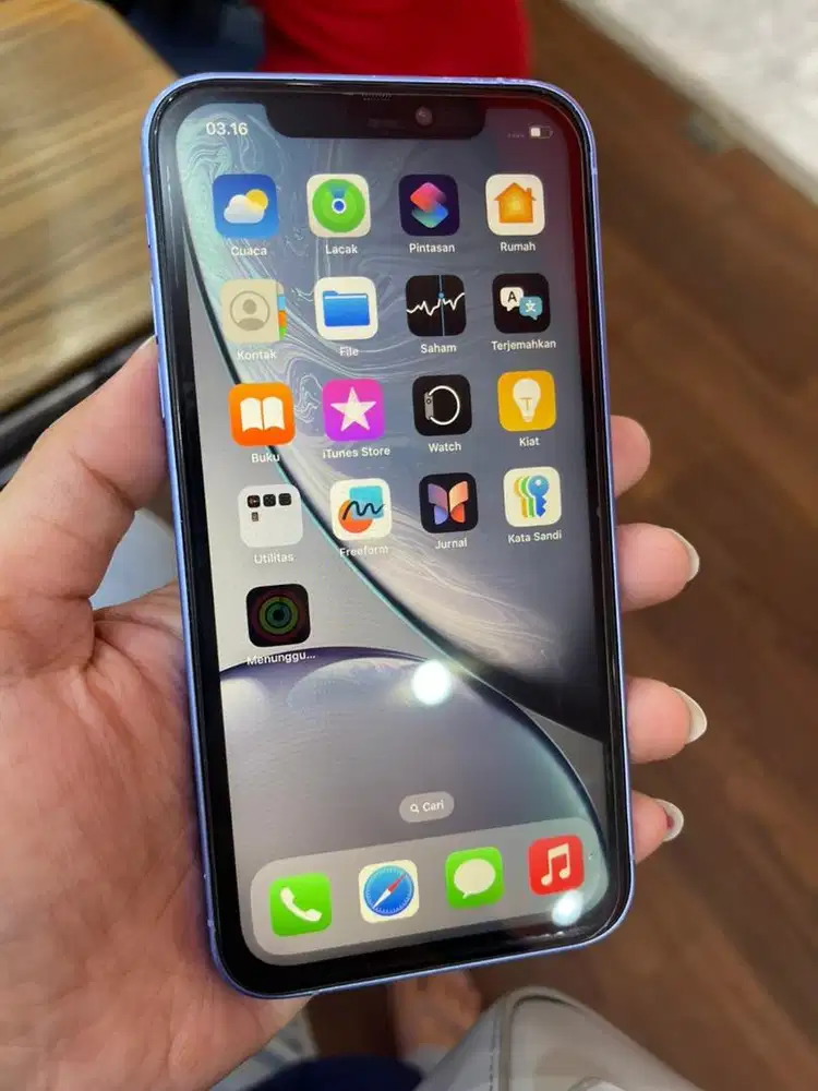iphone XR 64gb whitelist