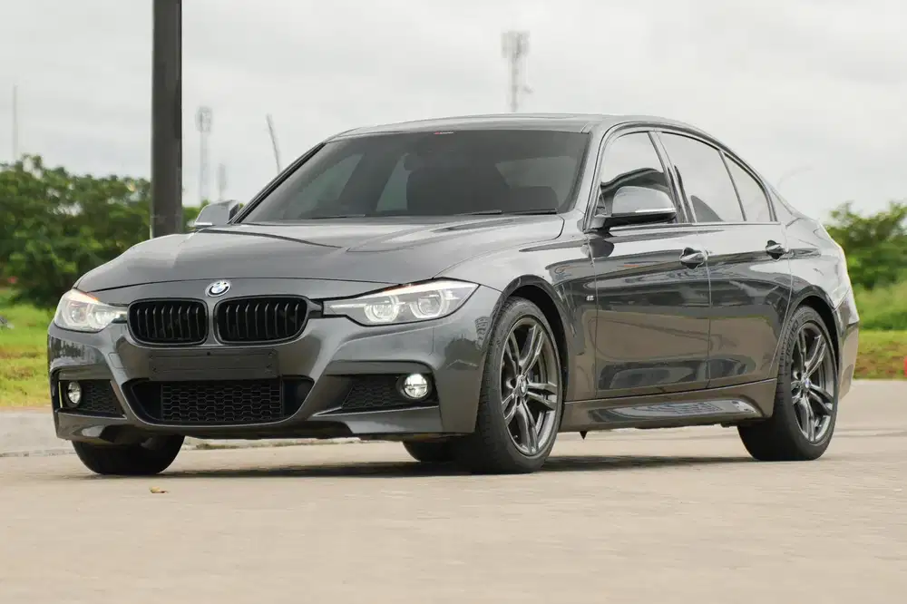 TERMURAH DI PASARAN! BMW 330i Sport Shadow LCI 2020 (F30)