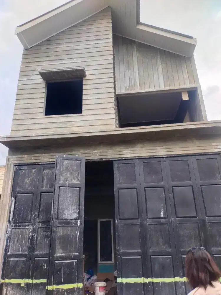 Di jual rumah siap huni terima jadi 2 lantai