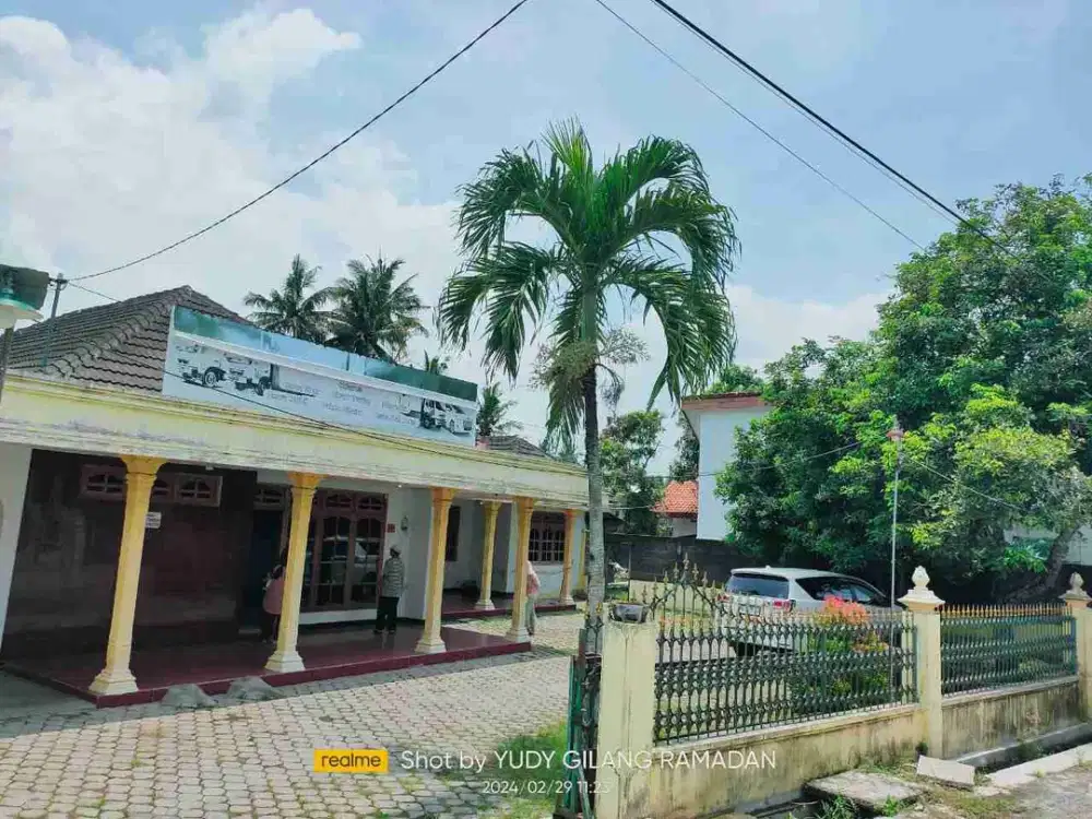 Disewakan rumah luas di jl godean