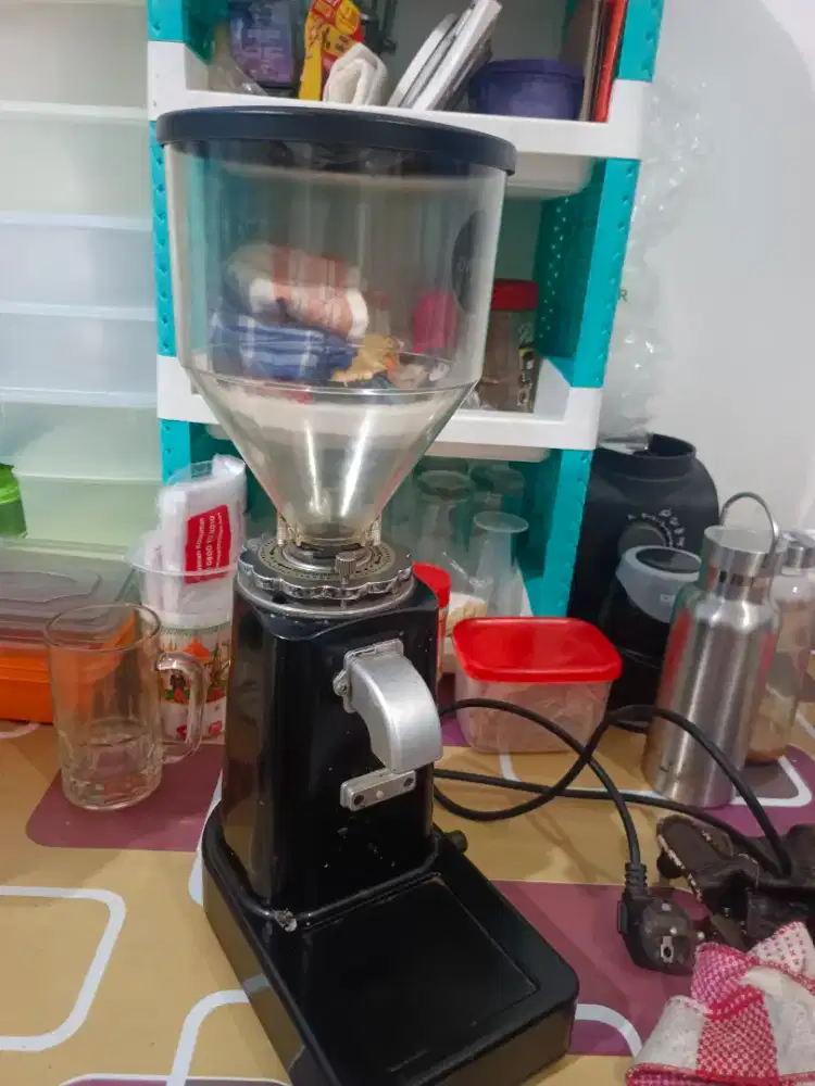 Grinder kopi listrik