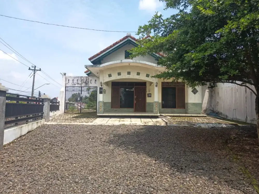 Disewakan Rumah Hook Luas & Asri di Pusat Purwokerto