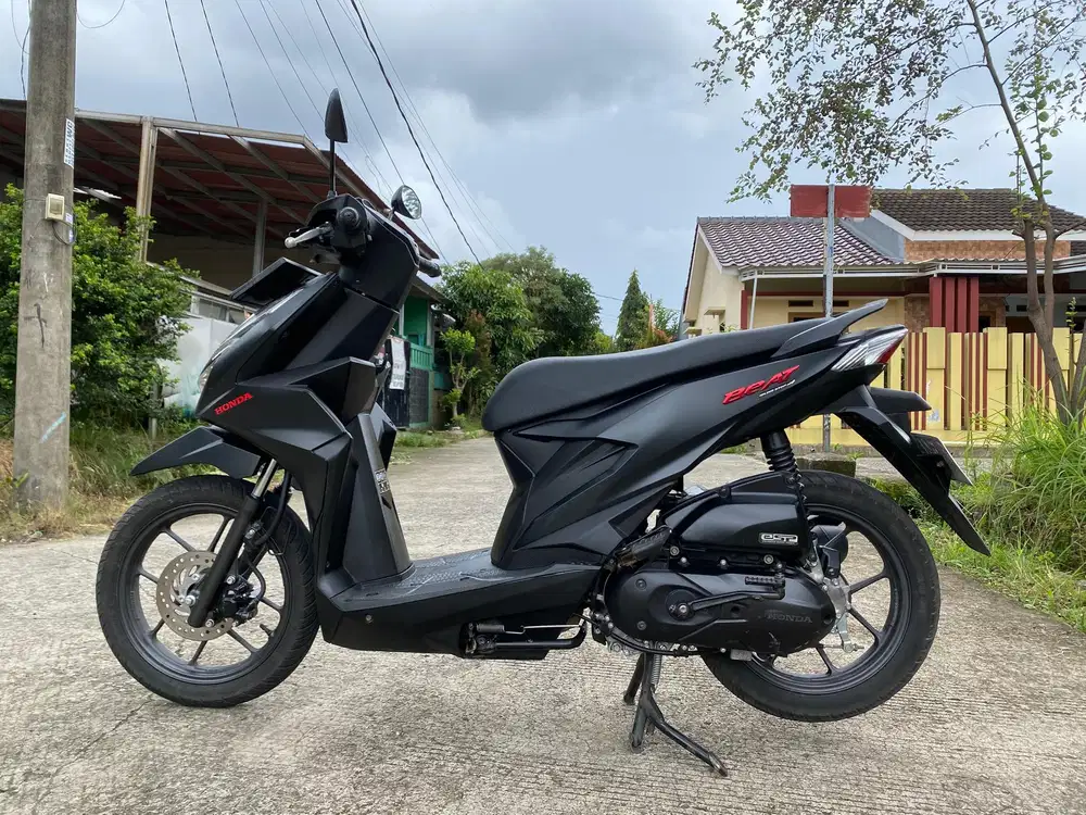 58@:700RB F KAB BEAT DELUXE CBS ISS