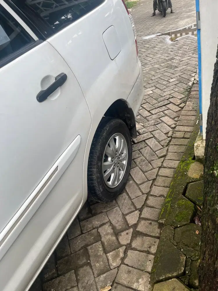 Toyota Kijang Innova 2014 Bensin
