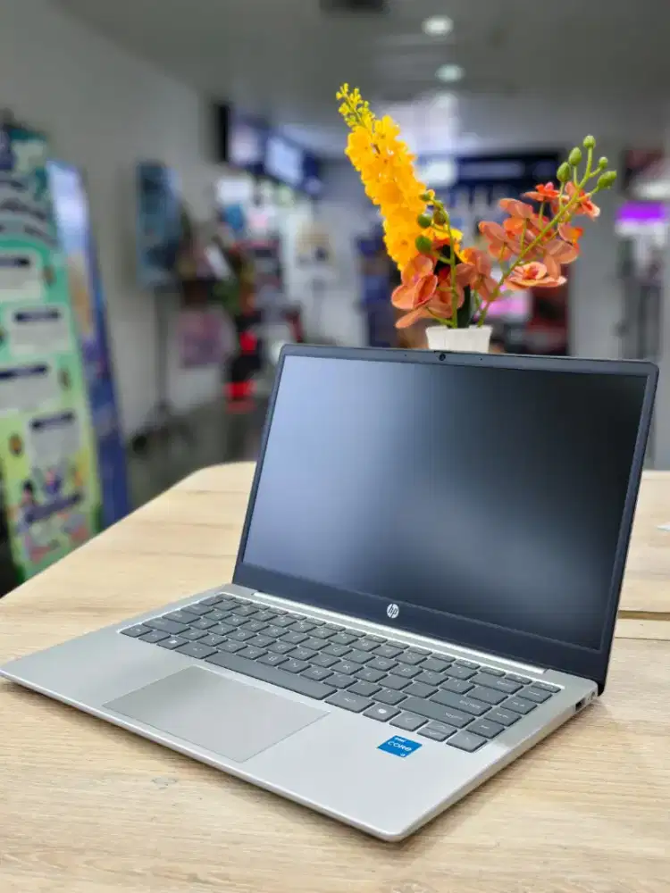 Laptop Hp 14 ep0261Tu termuraah
