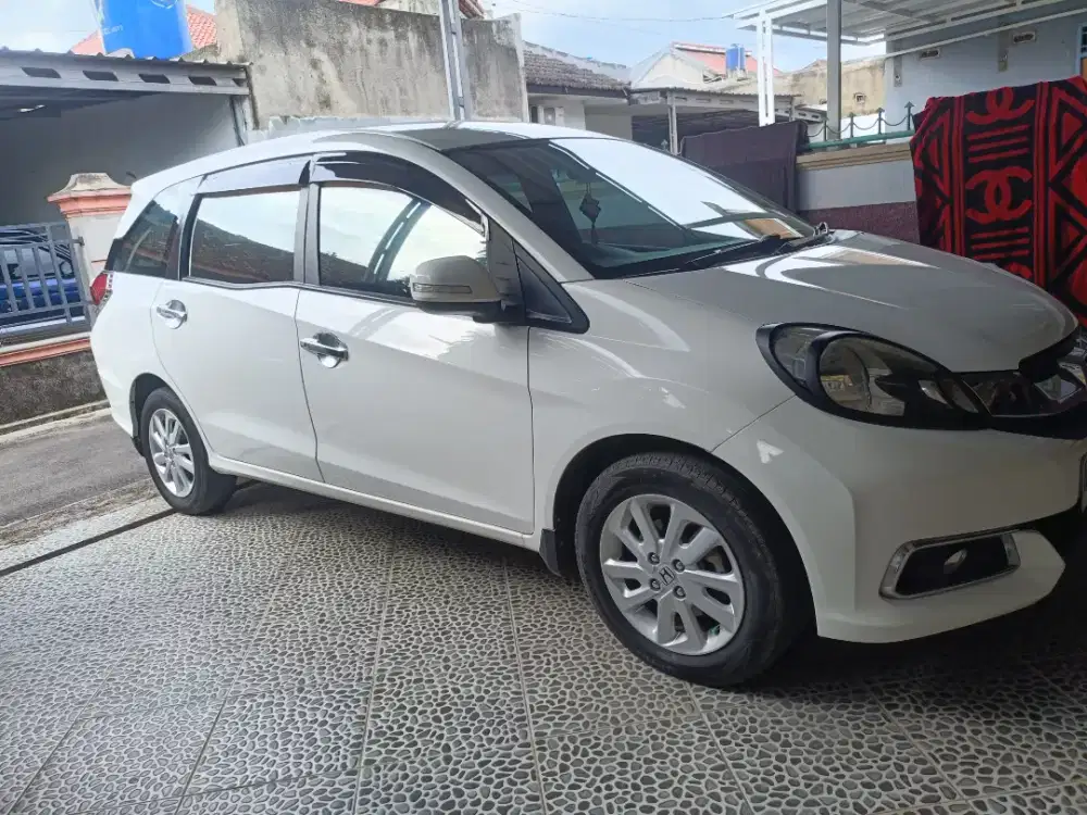 Honda Mobilio 2015, mulus ,mesin oke ,pajak on tinggal pake