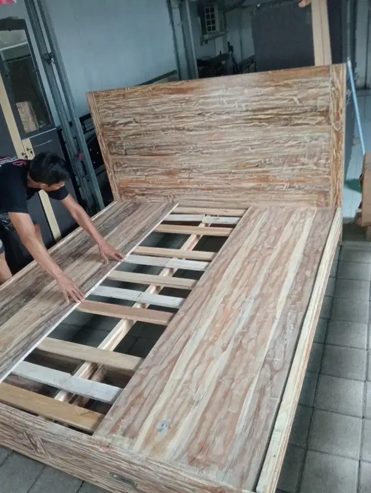 Divan Kayu Jati Asli – Kuat, Awet