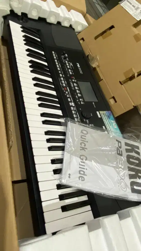 Keyboard KORG PA300 SMI Second Like New Masih segel