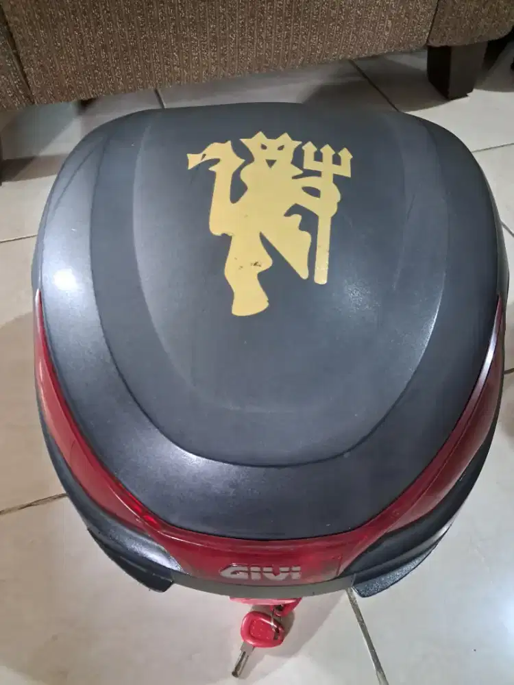 BOX GIVI BLACK - Full Set Kunci