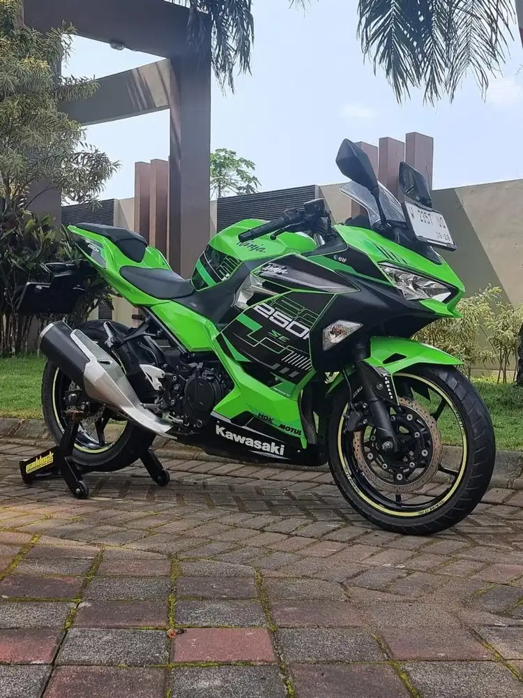 Kawasaki New Ninja 250 FI thn 2018 Hijau Nopol W Koko Motor