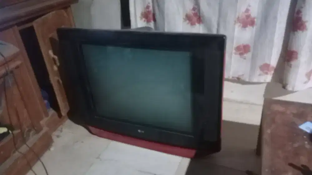 Tv LG 29 in kondisi mati total colok listrik jepret