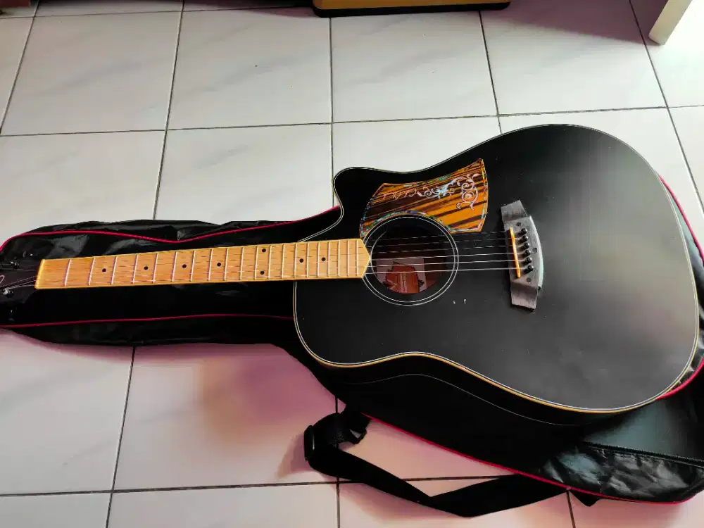 Gitar akustik jumbo tanam besi