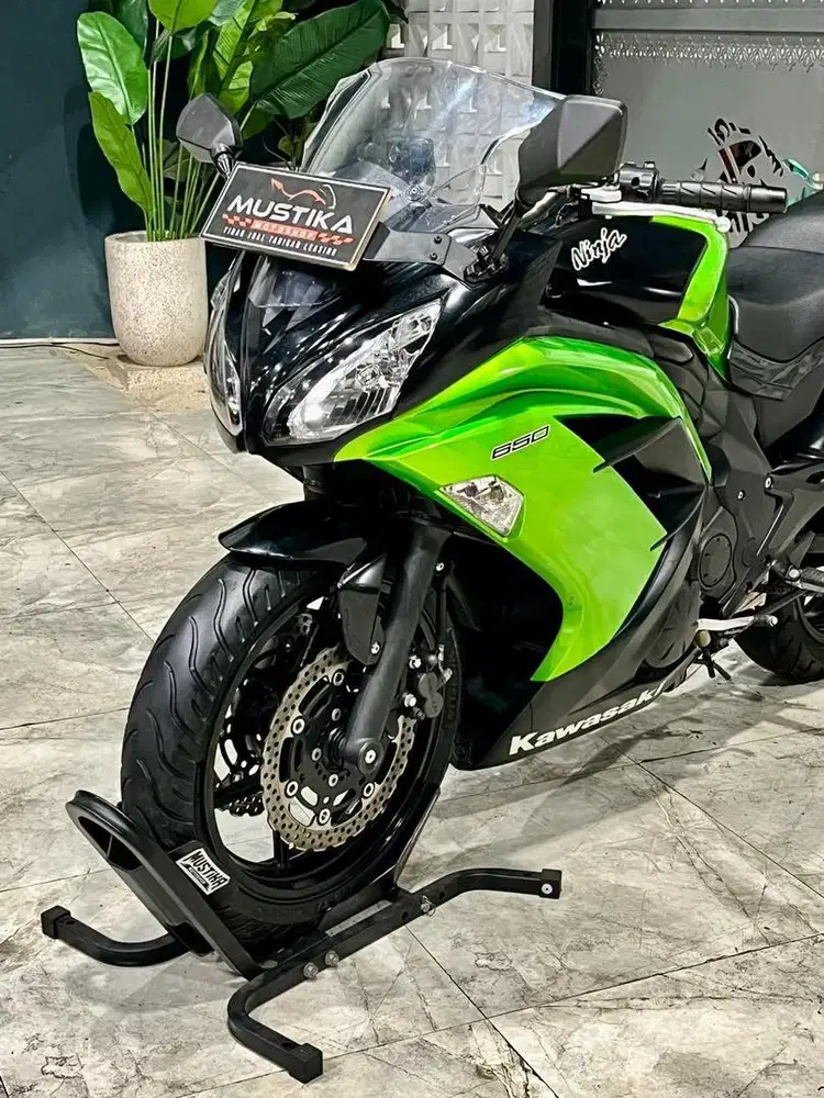 Stok Terbatas!!Kawasaki ER6F th 2012 hijau - Ayu Mustika