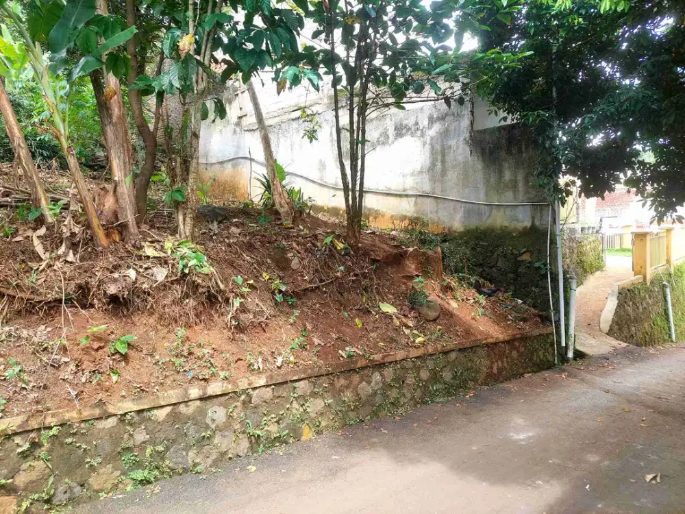 Tanah 187 m², dkt dengan UNPAD Akses mobil.