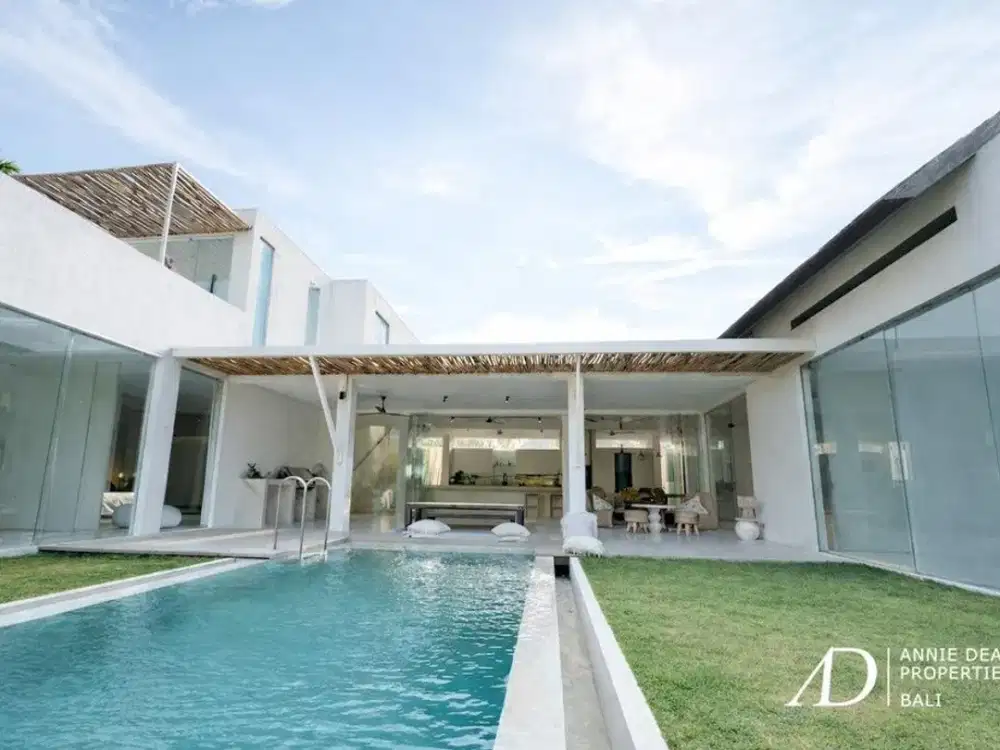 FREEHOLD FULLY RENOVATED BEACHSIDE RETREAT IN PERERENAN