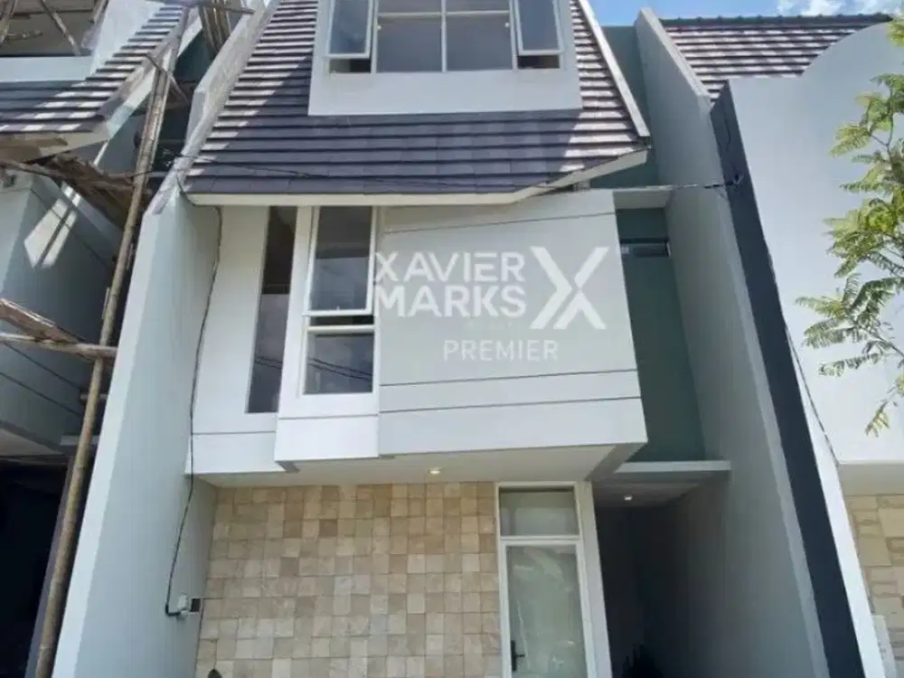 Dijual Rumah Baru 3 Lantai Dekat Balaikota di Tumenggung Suryo Malang