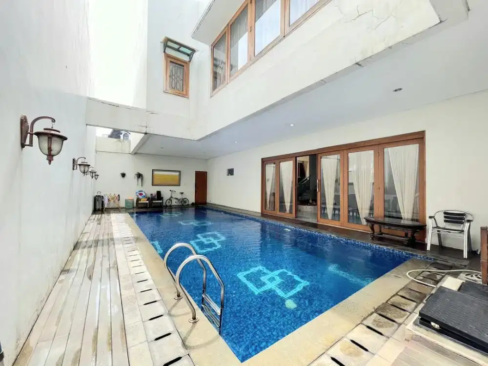 Rumah modern ada swimpool di Bintaro jaya pr 11935
