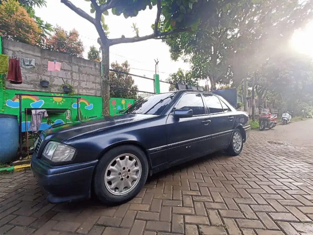 Mercy c-class W202 C180 97 HFM