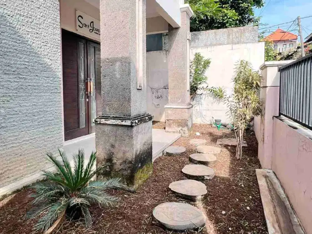 DIJUAL RUMAH 4 KAMAR  PRIVATE  POOL SHM DI DALUNG PERMAI LS