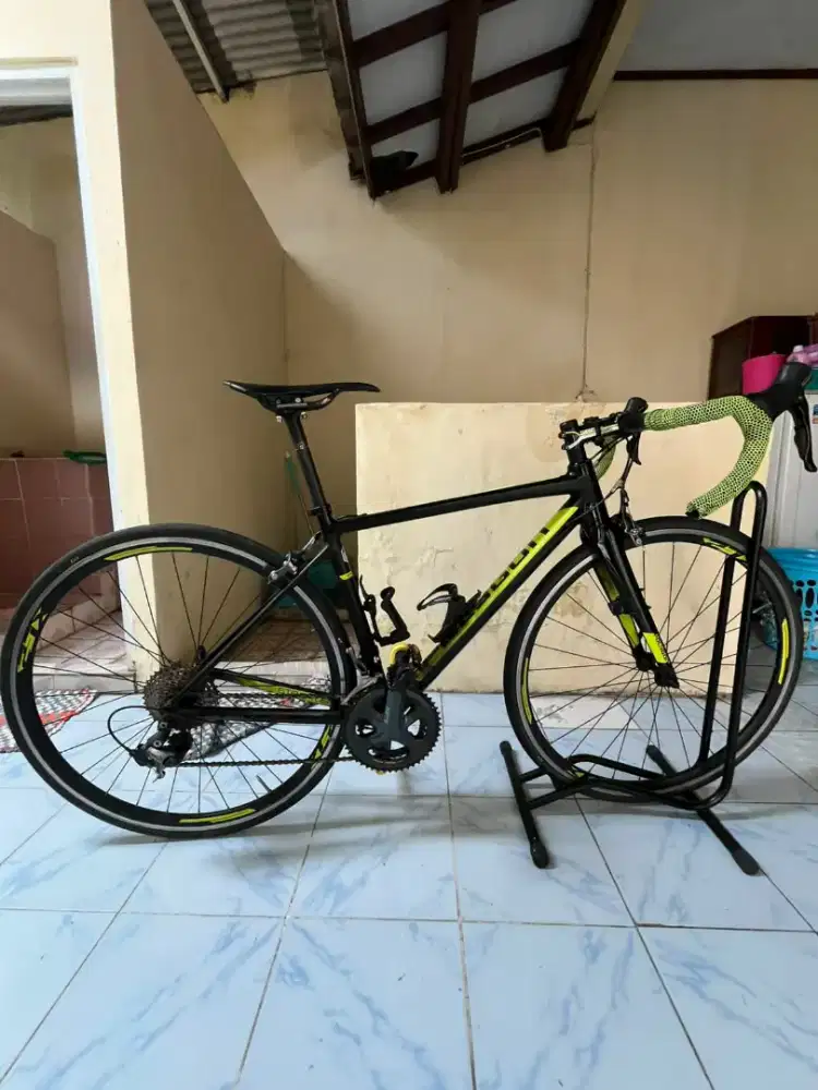 Full bike Polygon Strattos S4