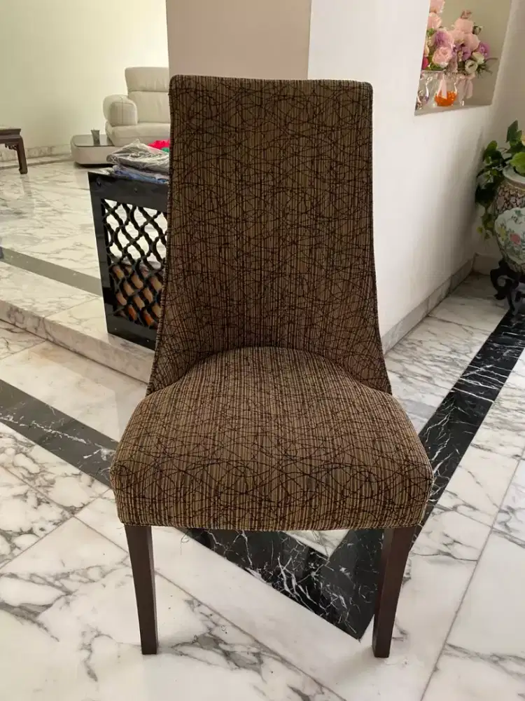 Kursi Makan Elegan High Back – Jok Tebal, Nyaman, Sandaran Tinggi