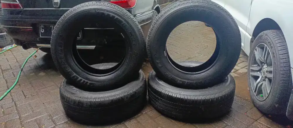 Ban Bridgestone Dueler H/T 265/65 R17 ,bisa buat Fortuner&Pajero R17