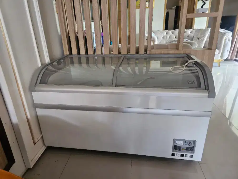 Dijual freezer sliding GEA  500 liter