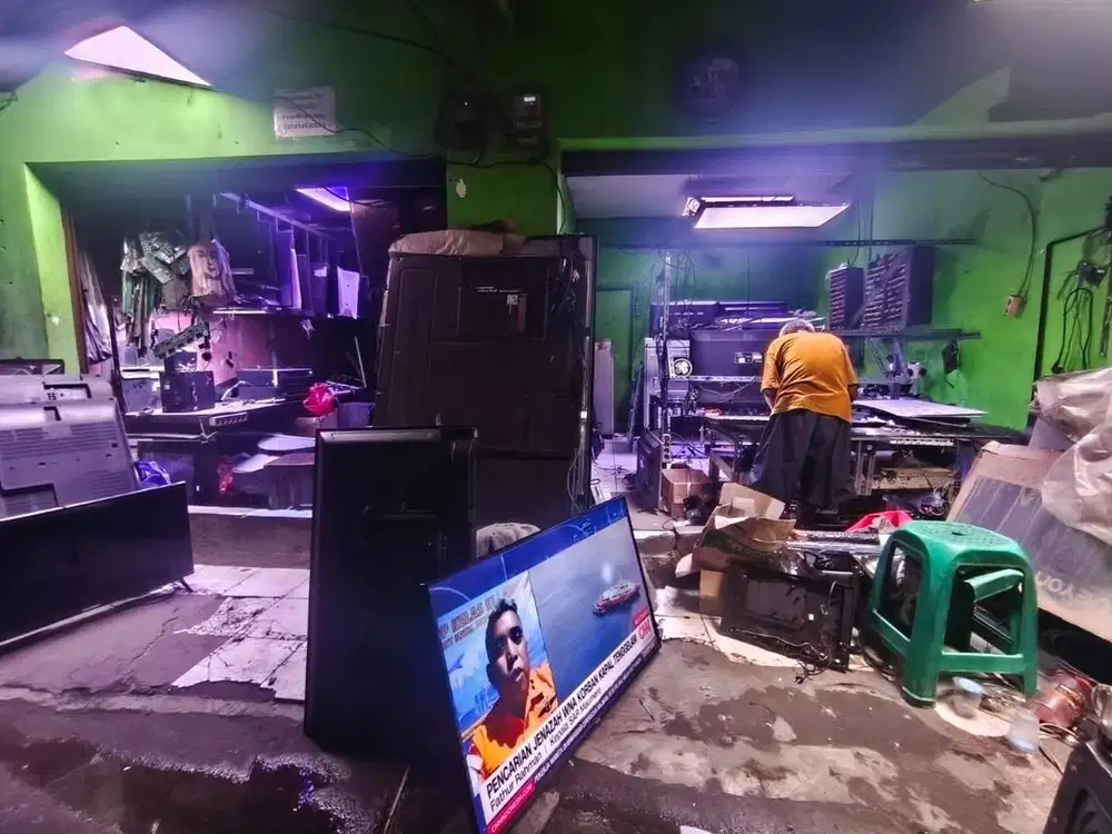 Teknisi Service Electronik