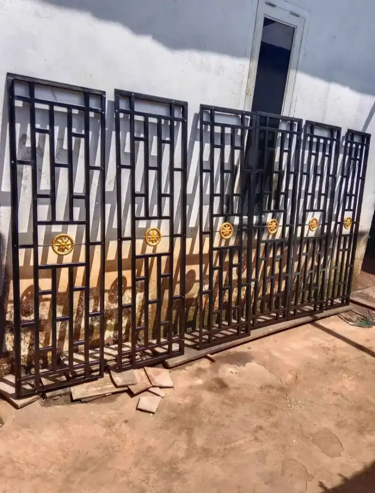 Tralis & pintu pengaman