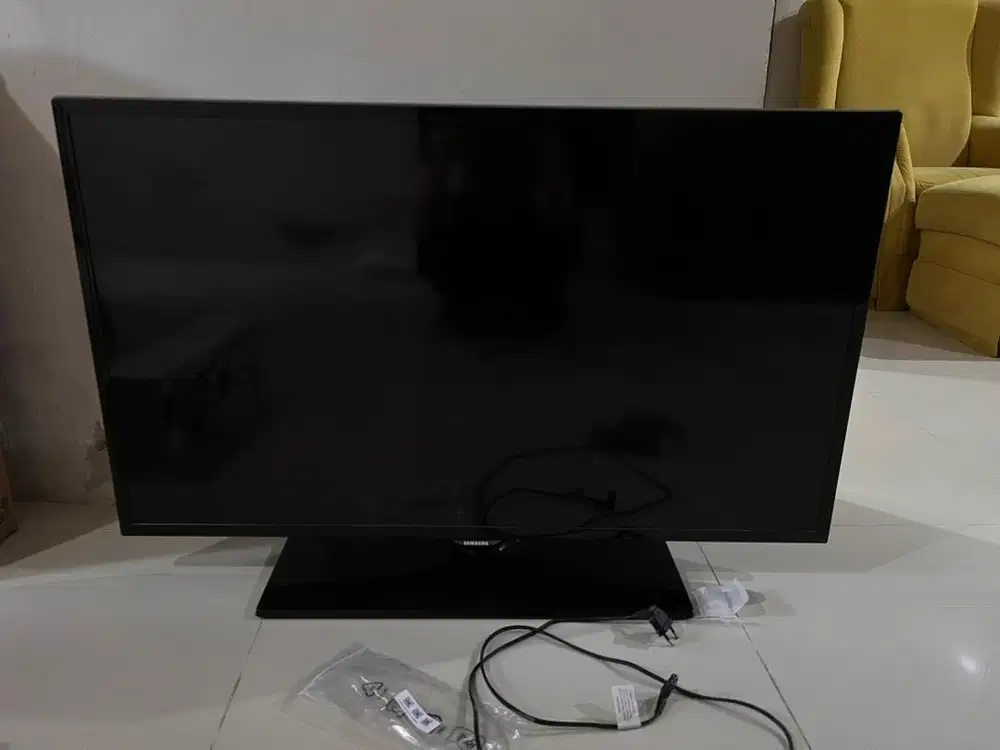 TV/ Televisi Samsung LCD 43