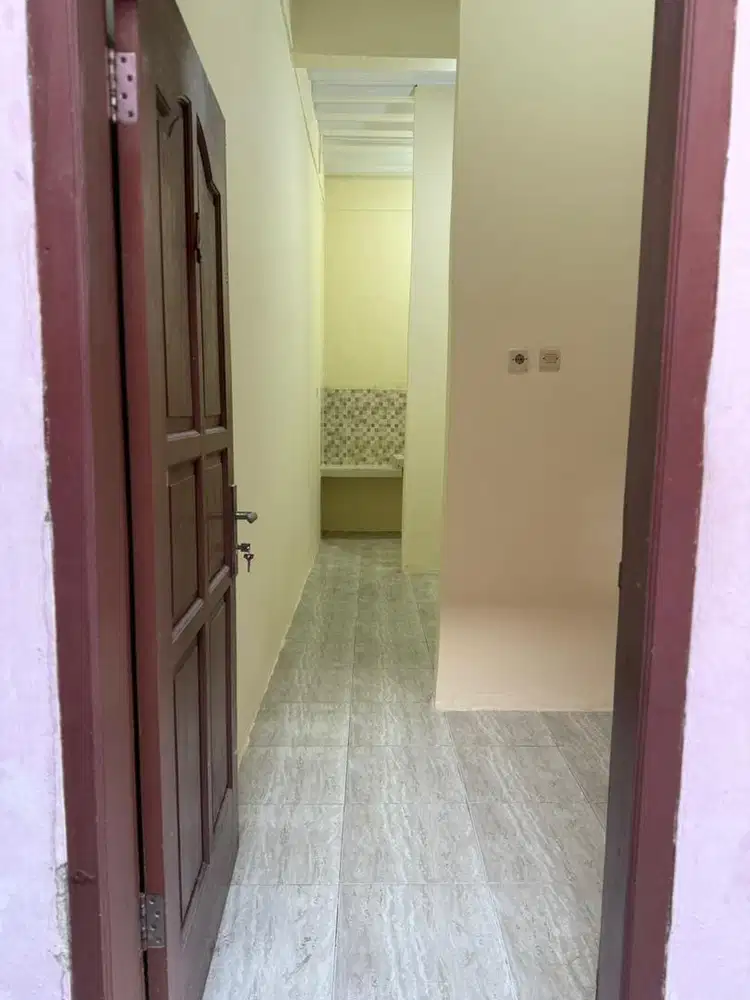 STRATEGIS! Disewakan Kontrakan Bulanan di Pinggir Jalan Cipinang Muara