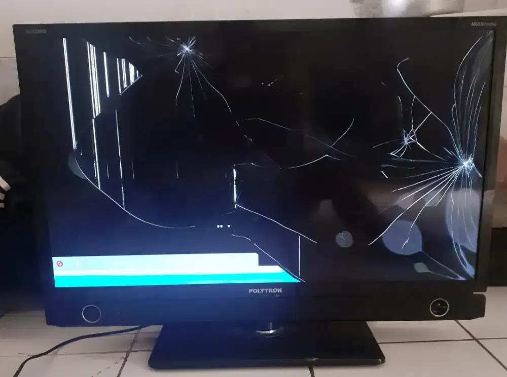 TV polytronLED 32 INCH PLD 32D905 layar pecah
