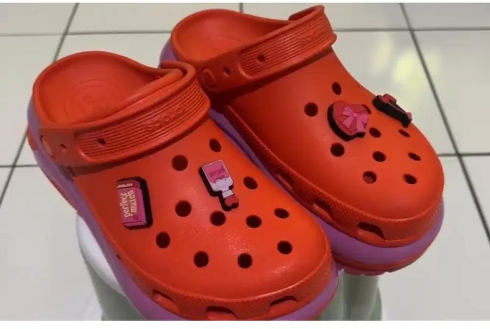 ORIGINAL CROCS CLASSIC MEGA CLOGS harga 800 ribu masih bagus bgt