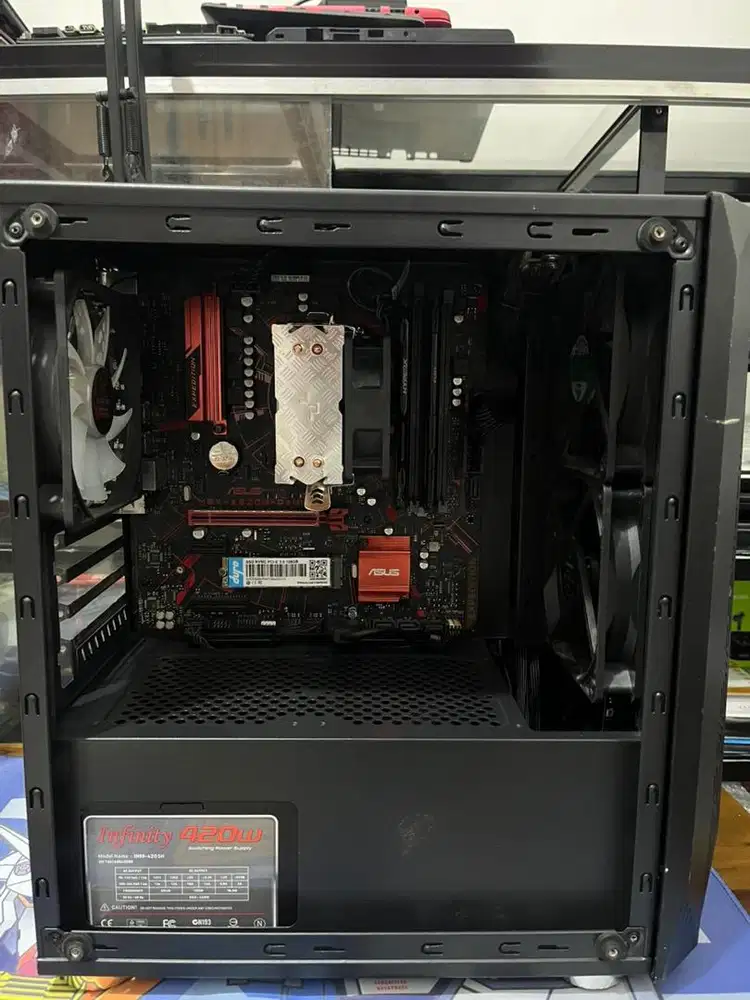 Pc gaming ringan Amd R3 2200g DDR4 win11 normal