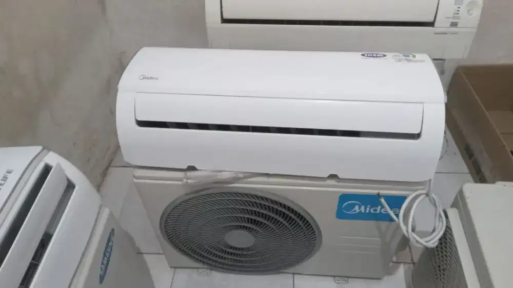 Jual ac midea R 32 lowwat 360 wat kondisi 95% ori semua