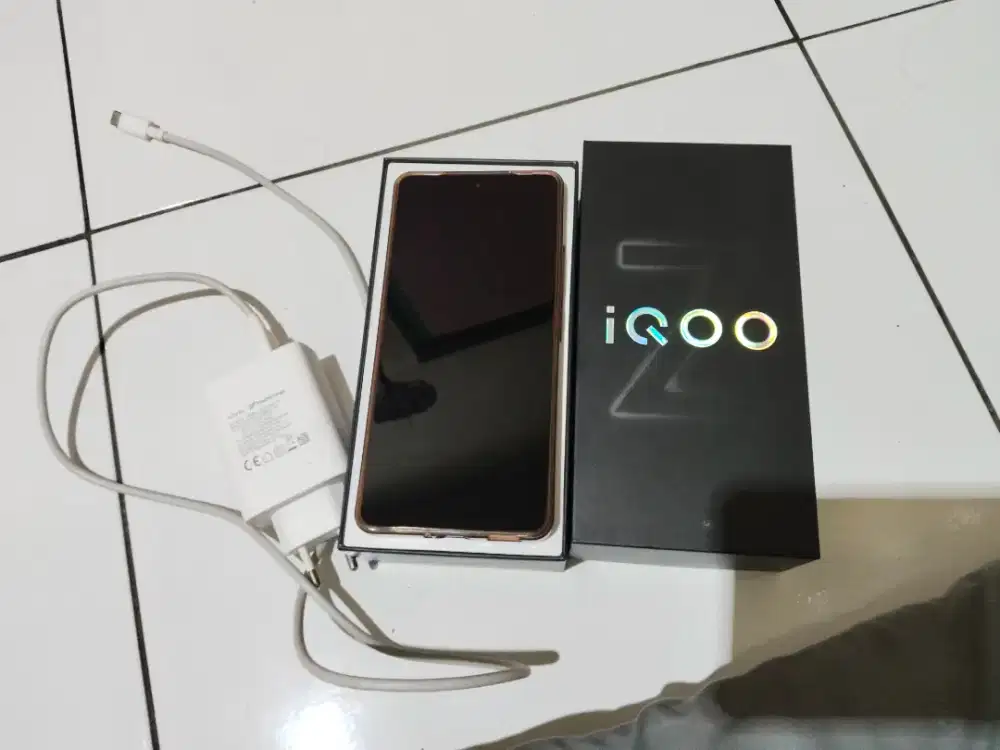 VIVO IQOO Z9 5G 8GB/128GB Phantom black 6000mAh Bekas pake setahun