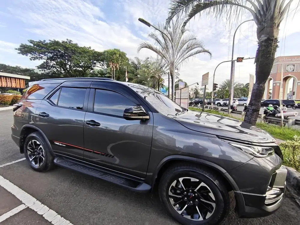 Low Km Toyota Fortuner GR 2021