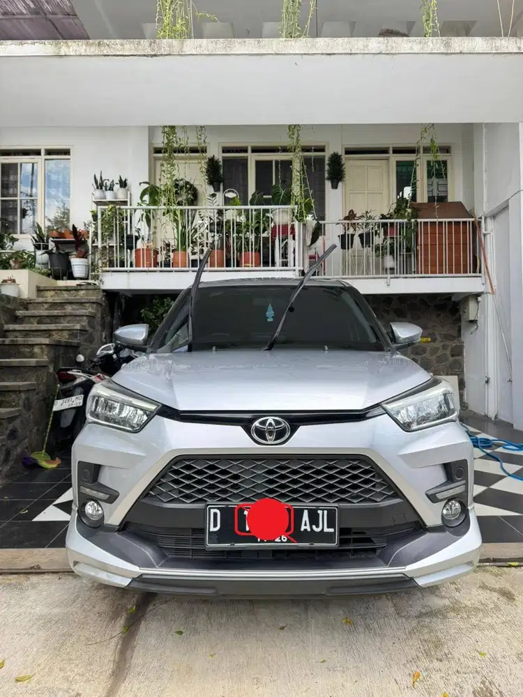 Istimewa: Toyota Raize 1.0T GR Sport One Tone. Terawat, Pajak Panjang
