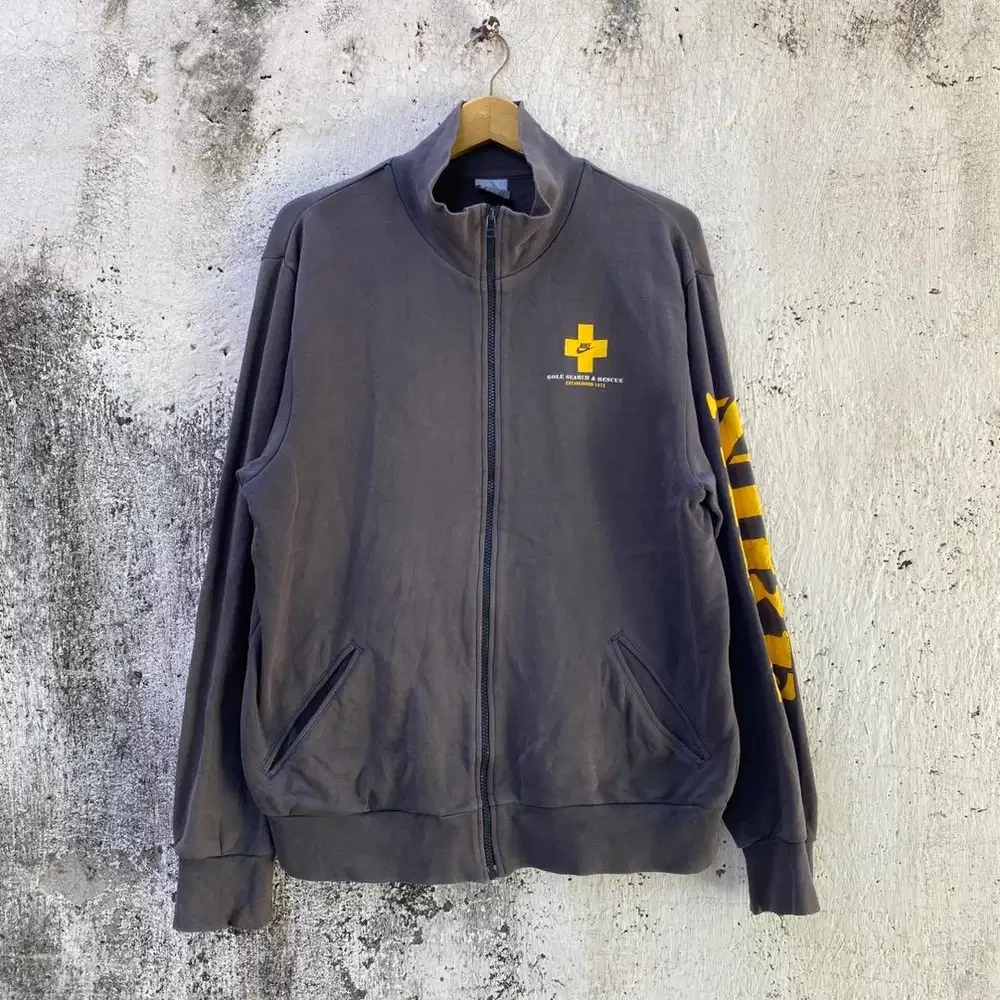 Tracktop Nike - Size XL fit L - Jaket