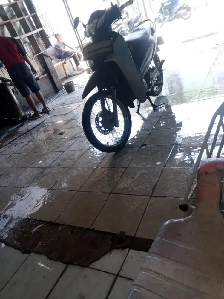 Jual motor bekas Honda karisma