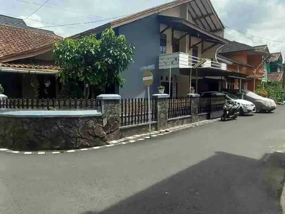 Dijual rumah 2lantai bagus Margahayu Raya Dekat Masjid