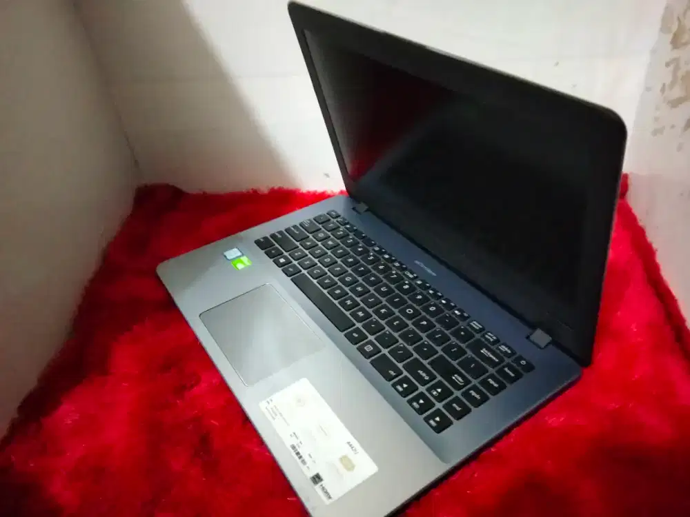 Laptop Asus X442UF/Intel core i7-8550u/RAM8GB/SSD512gb/VGA Nvidiamx130