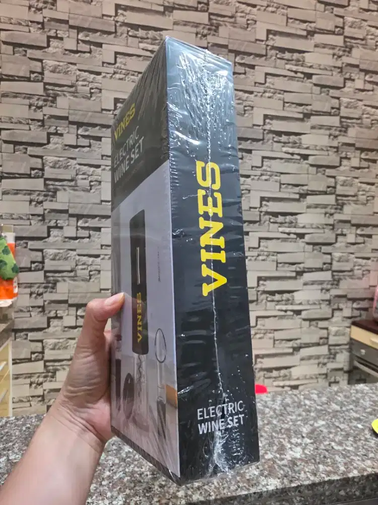 Alat pembuka botol wine electrik