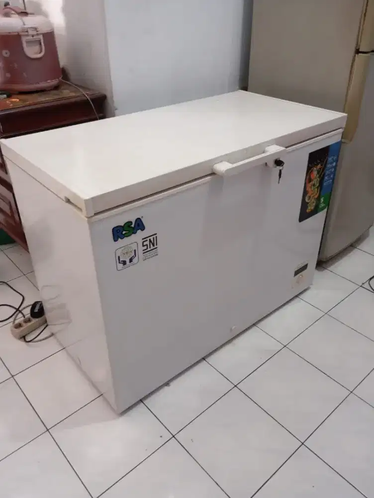 DIJUAL FREEZER RSA MURAH KONDISI MASIH SANGAT BAGUS